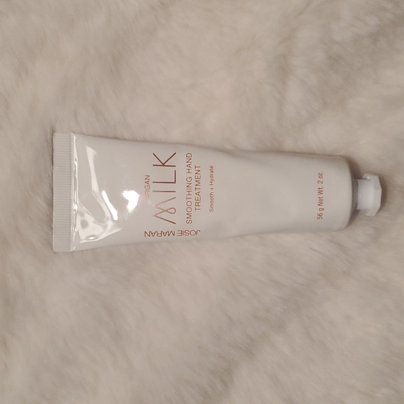 JOSIE MARAN Other - Josie Maran Argan Milk Soothing Hand Treatment
